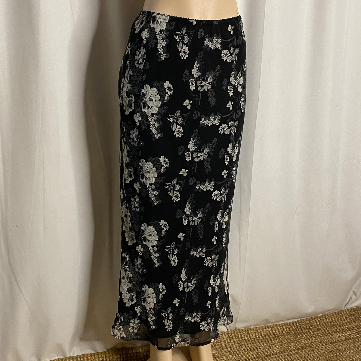Vintage Y2K Black & White Floral Mesh Overlay Maxi Skirt | Sheer Hem Column Maxi Skirt  Size S