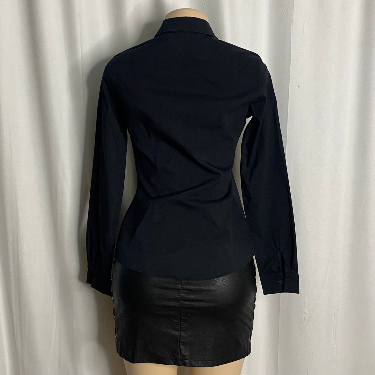 Classic Fitted Black Button-Up Shirt  Size S