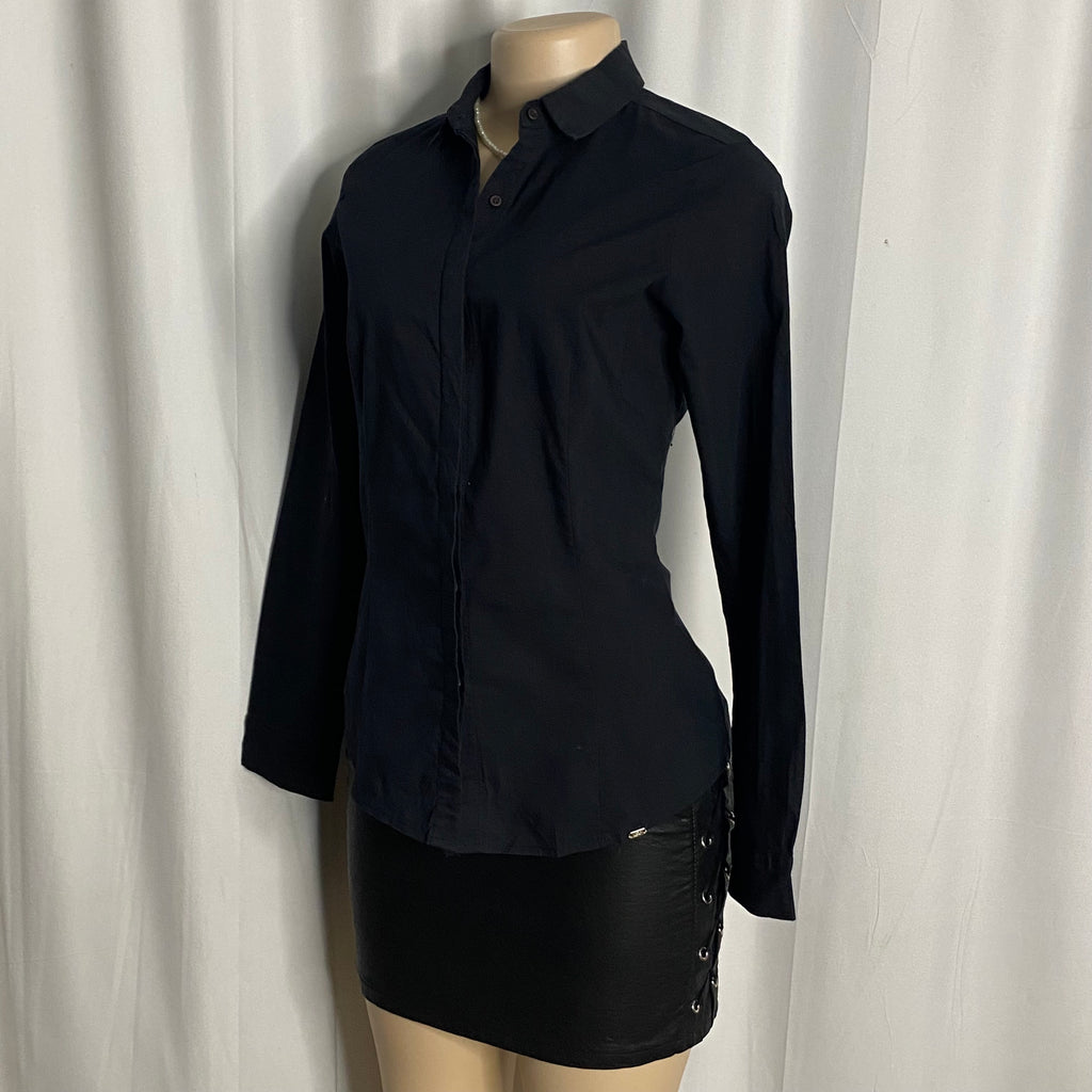 Classic Fitted Black Button-Up Shirt  Size S