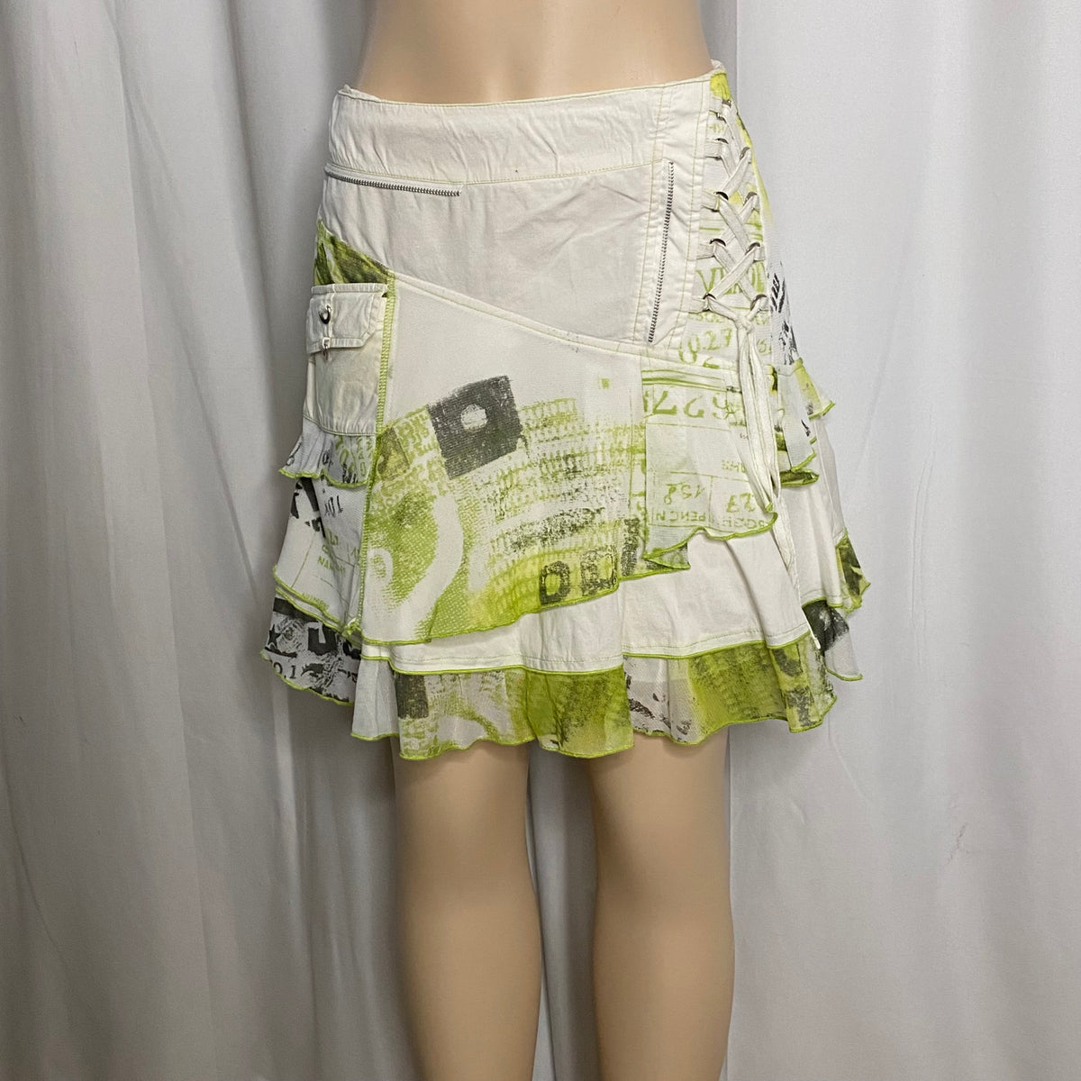 vintage Y2K graphic print mini skirt Size S