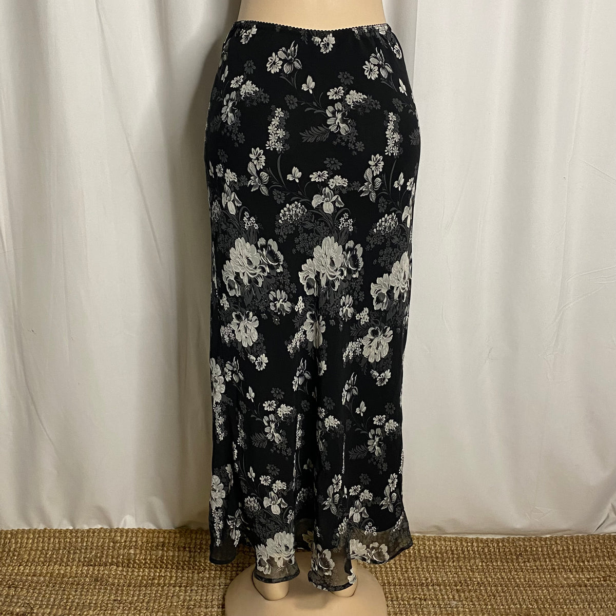 Vintage Y2K Black & White Floral Mesh Overlay Maxi Skirt | Sheer Hem Column Maxi Skirt  Size S