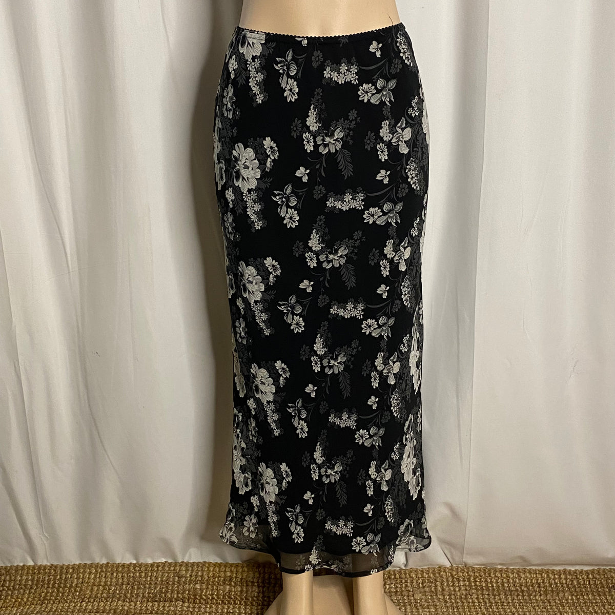 Vintage Y2K Black & White Floral Mesh Overlay Maxi Skirt | Sheer Hem Column Maxi Skirt  Size S