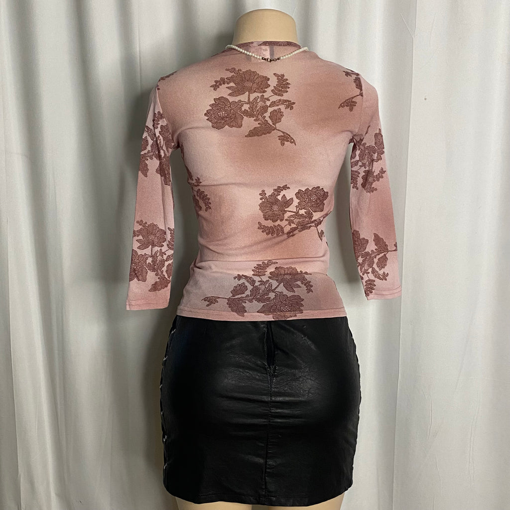 Floral Graphic Scoop-Neck Three-Quarter Sleeve Top  Size S