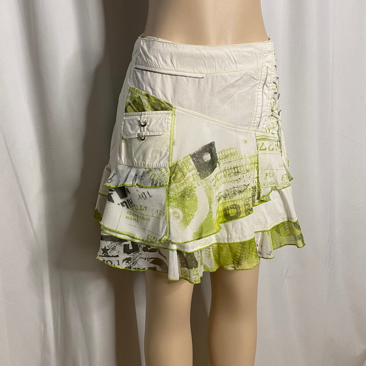 vintage Y2K graphic print mini skirt Size S