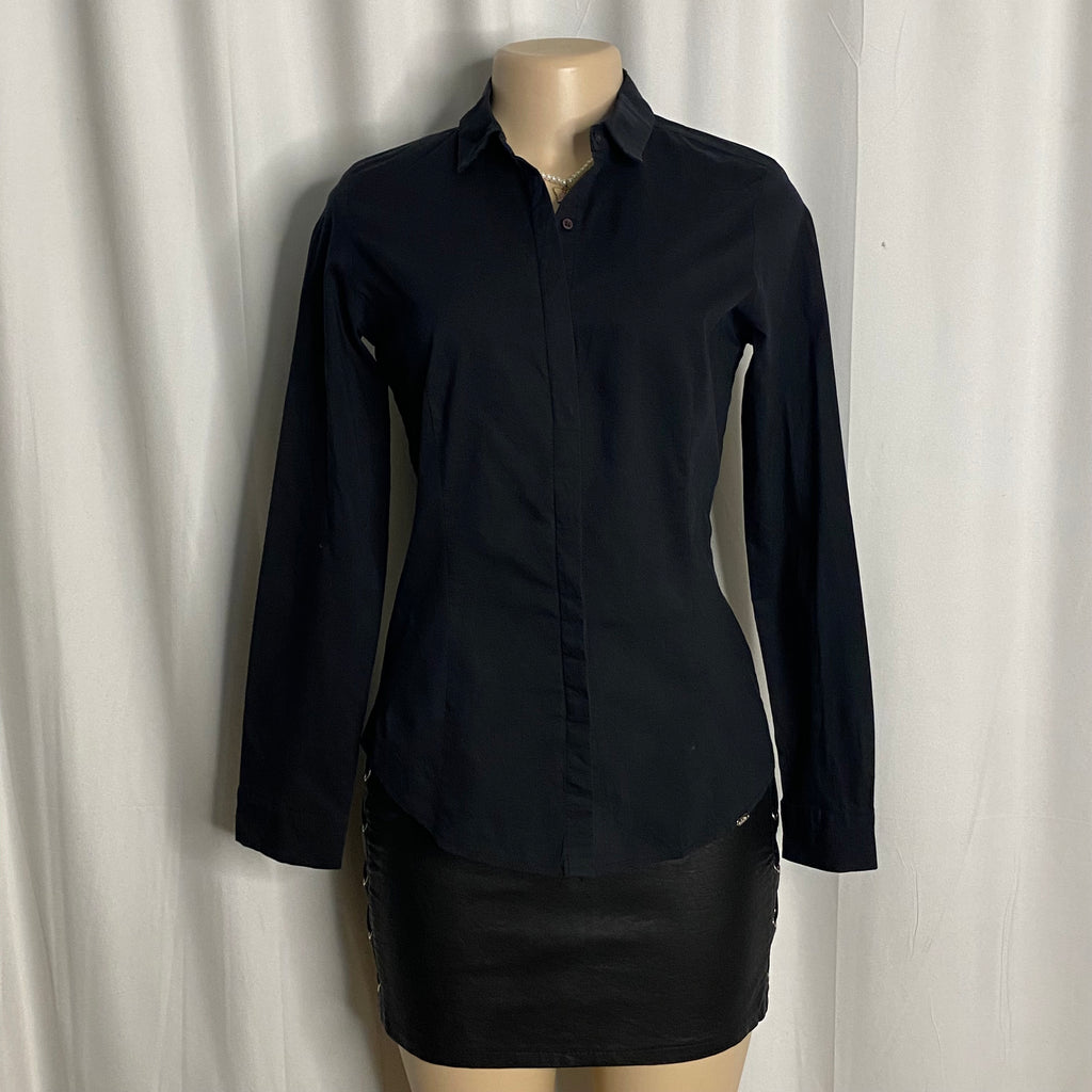 Classic Fitted Black Button-Up Shirt  Size S