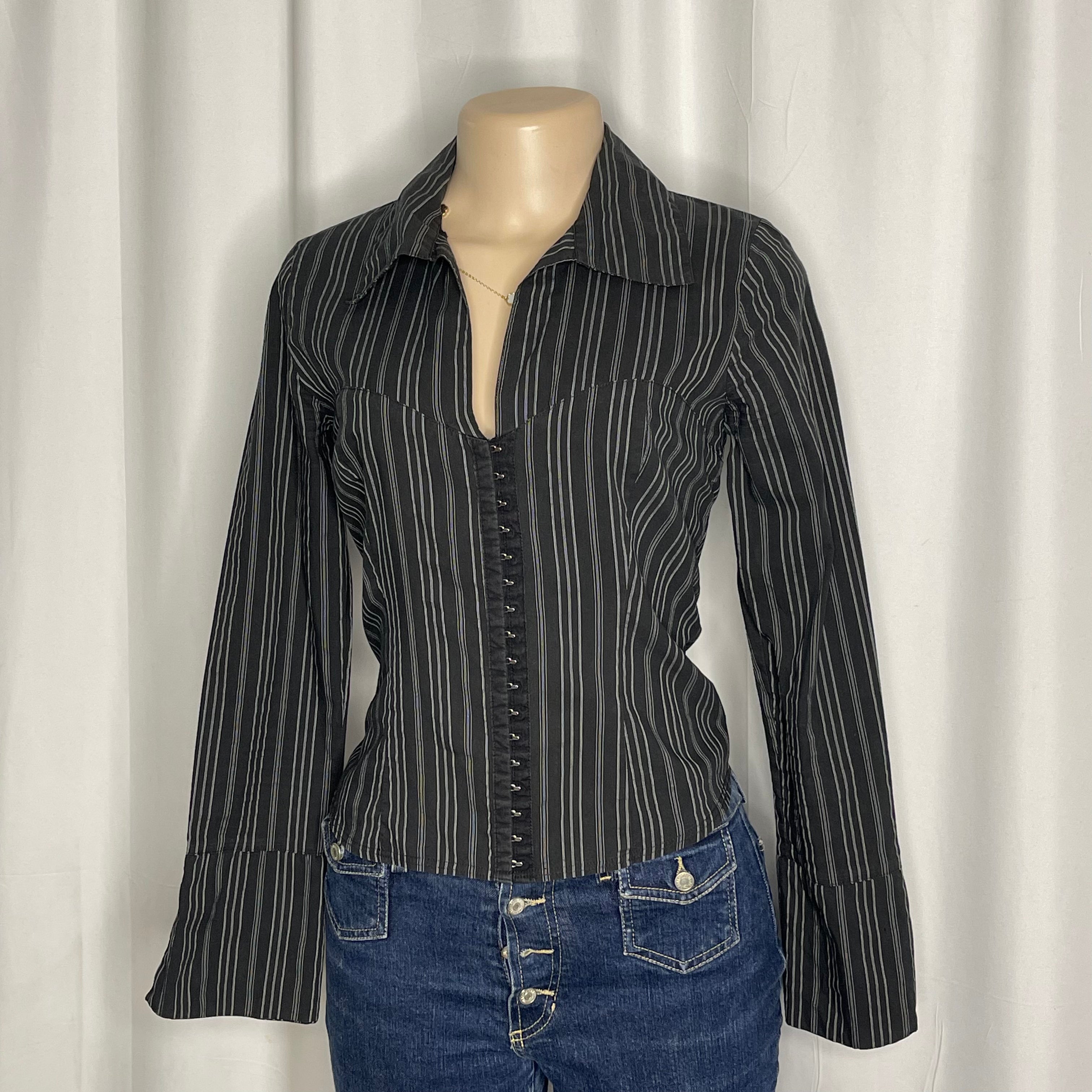 VintageY2K-style pinstripe top with hook and eye closure