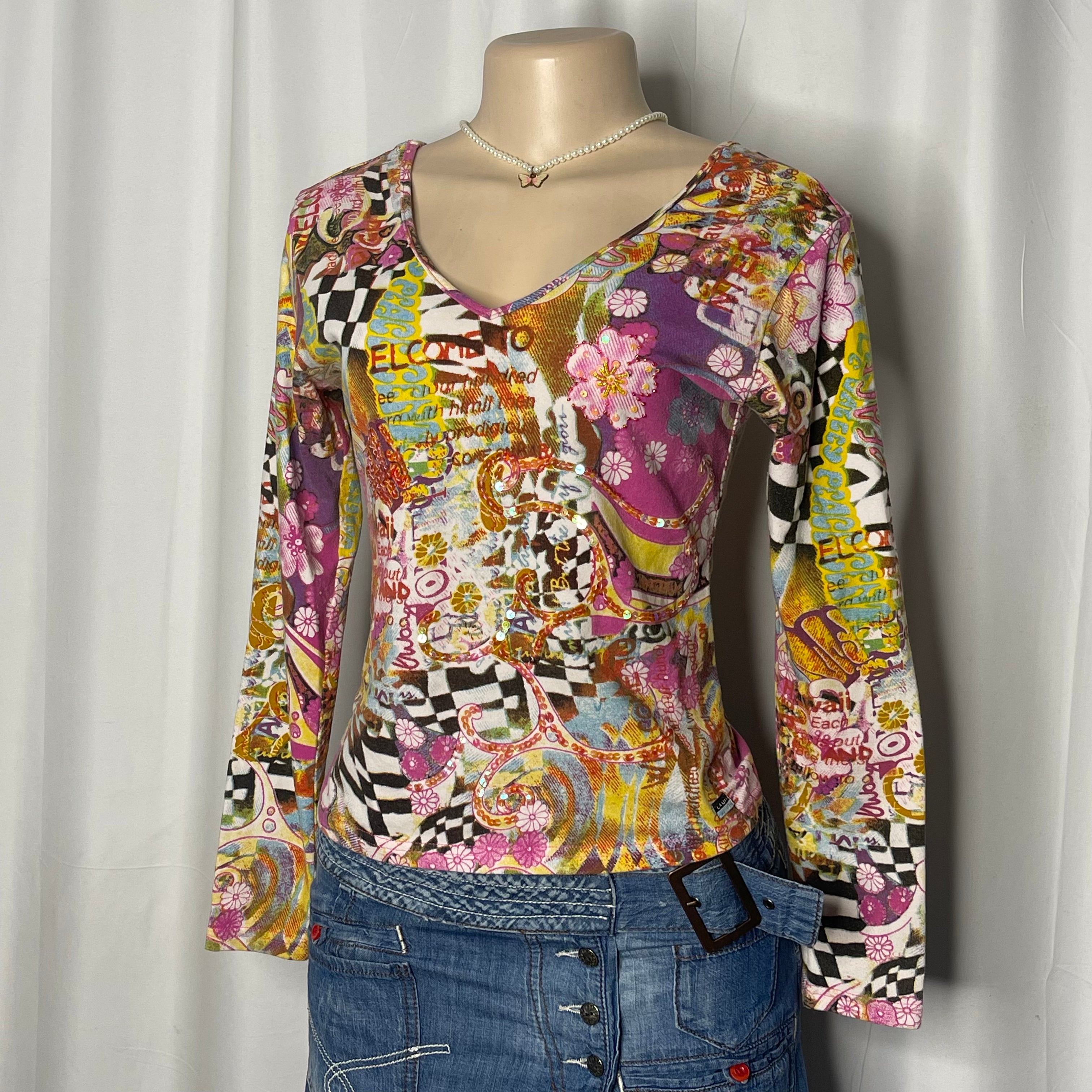 Vintage Long Sleeves V-Neck with Abstract Print and Sequin details