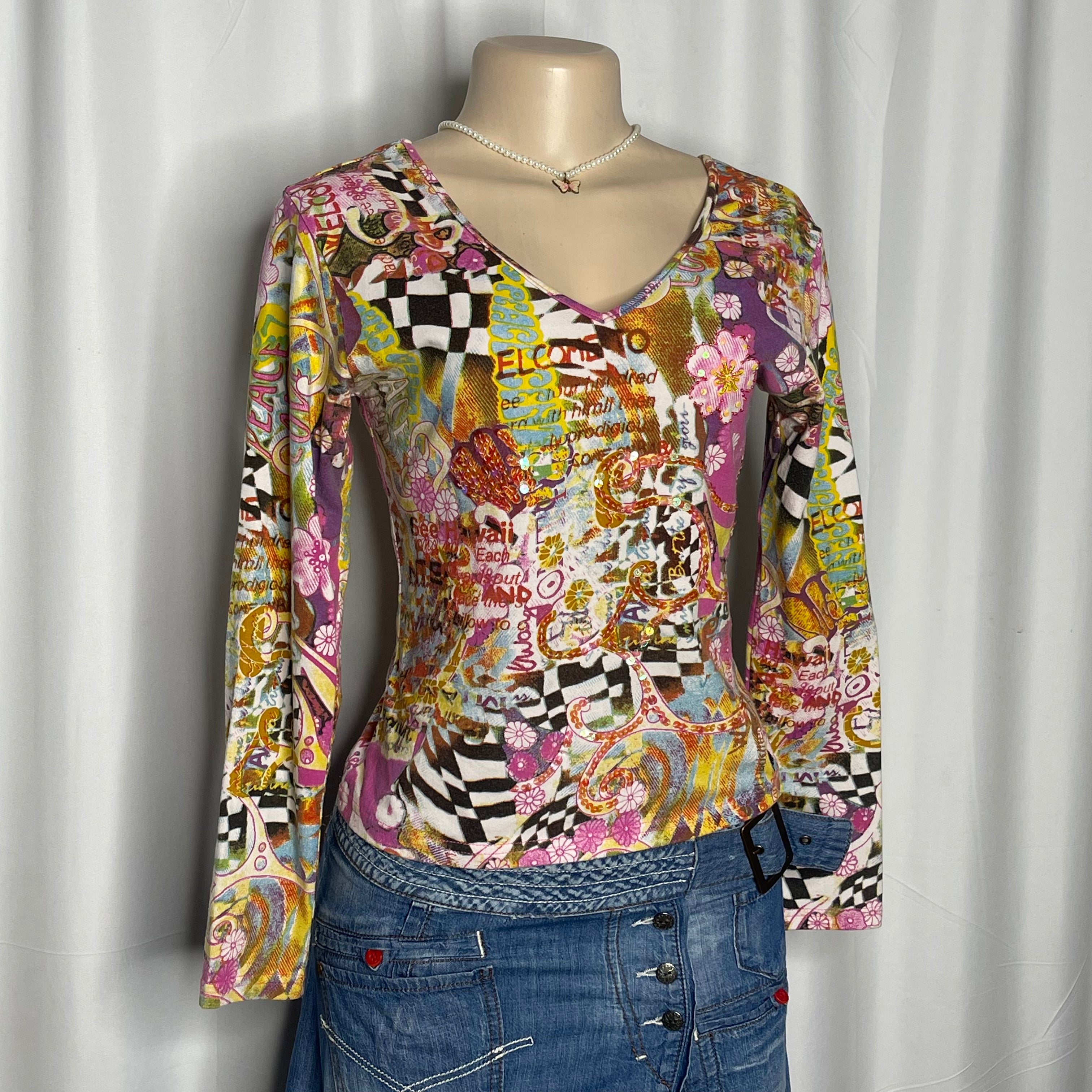 Vintage Long Sleeves V-Neck with Abstract Print and Sequin details