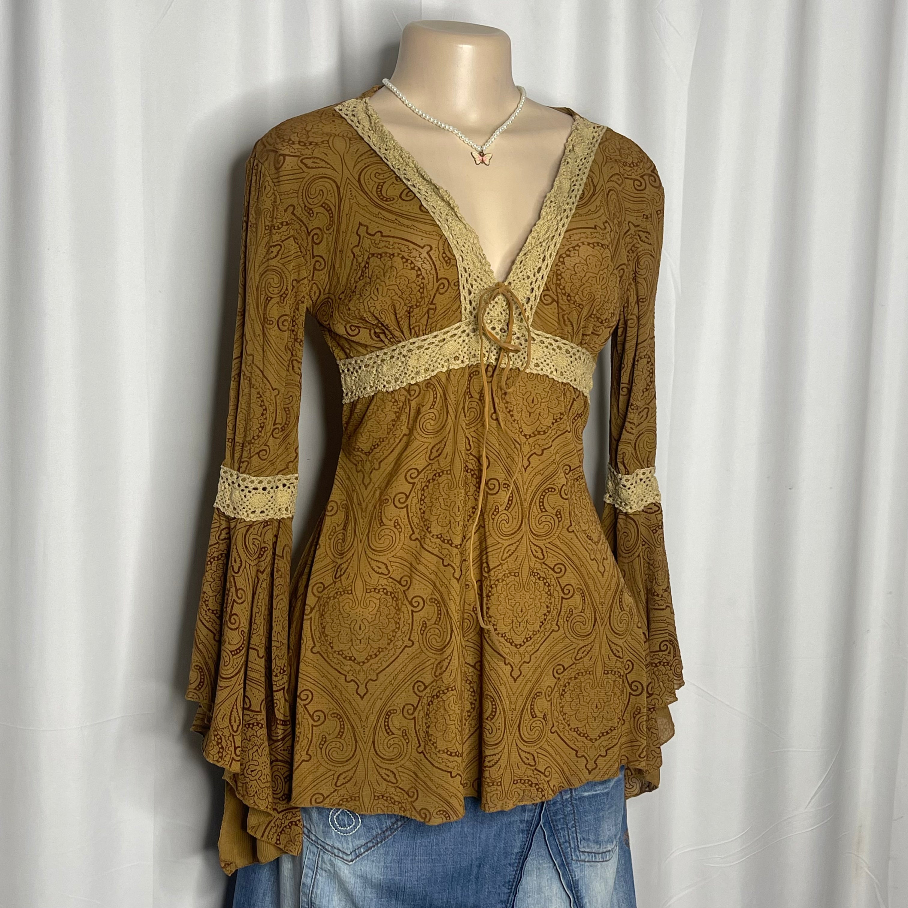 Vintage Y2k, Brown Paisley Print Top With Delicate Lace Trim And Bohemian Sleeves
