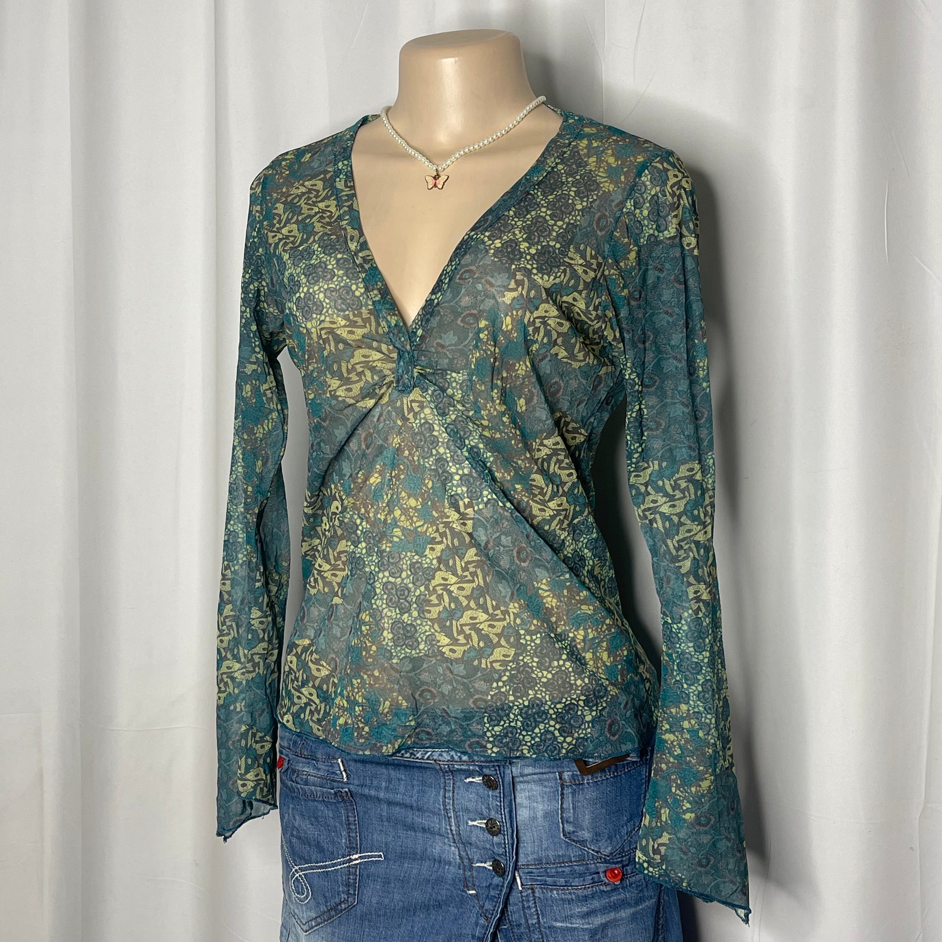 V-Neck Printed Long Sleeves Mesh Top